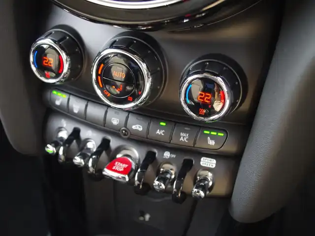 ＭＩＮＩ ミニ クーパー D 埼玉県 2022(令4)年 2.6万km 黒Ⅱ ワンオーナー/ブラックハーフレザー/オートクルーズコントロール/インテリジェントセーフティ/バックカメラ/パークディスタンスコントロール/CarPlay/Bluetooth/シートHI/ETC/横滑り防止装置/アイドリングストップ