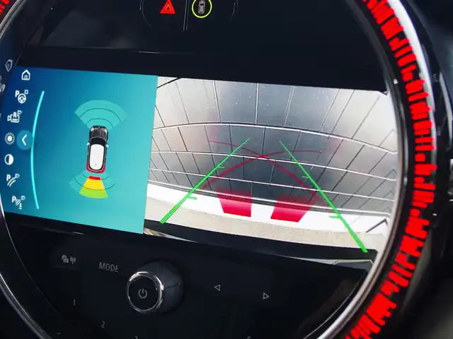 ＭＩＮＩ ミニ クーパー D 埼玉県 2022(令4)年 2.6万km 黒Ⅱ ワンオーナー/ブラックハーフレザー/オートクルーズコントロール/インテリジェントセーフティ/バックカメラ/パークディスタンスコントロール/CarPlay/Bluetooth/シートHI/ETC/横滑り防止装置/アイドリングストップ