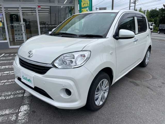 トヨタ パッソ X Lパッケージ 神奈川県 2023(令5)年 0.9万km パールホワイトⅢ 保証書/取扱説明書/純正メモリナビ/（AM/FM/BT/DVD/SD/CD/フルセグTV）/セーフティーアシストIII/オートハイビーム/LEDヘッドライト/オートライト/アイドリングストップ/ドラレコ/コーナーセンサー/バックカメラ/AAC