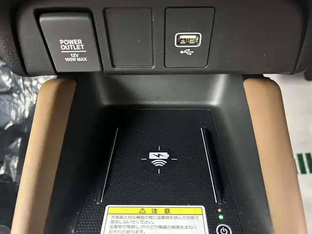 ホンダ フィット e:HEVリュクス 埼玉県 2020(令2)年 4.3万km ルナシルバーM メーカーOPナビ　バックカメラ　前後ドラレコ　レーダークルコン　レーンアシスト　コーナーセンサー　フルセグ　純正AWサマータイヤ車載　ハーフレザー　前席シートヒーター　スペアキー　ワイヤレス充電