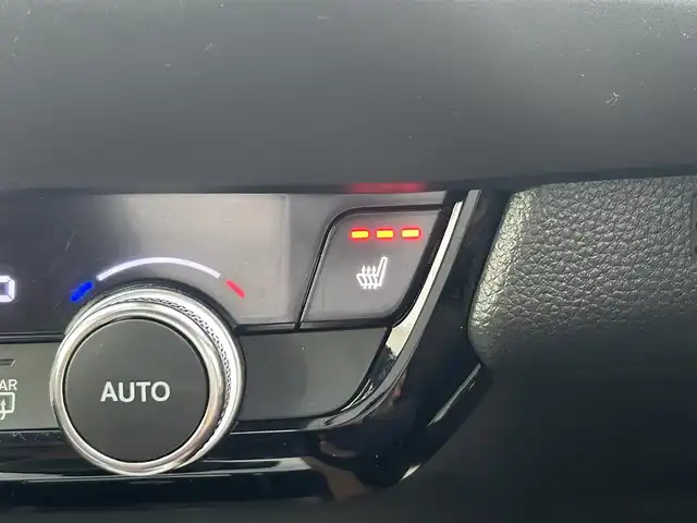 ホンダ フィット e:HEVリュクス 埼玉県 2020(令2)年 4.3万km ルナシルバーM メーカーOPナビ　バックカメラ　前後ドラレコ　レーダークルコン　レーンアシスト　コーナーセンサー　フルセグ　純正AWサマータイヤ車載　ハーフレザー　前席シートヒーター　スペアキー　ワイヤレス充電