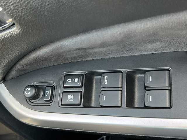 スズキ エスクード 1．4 ターボ 山形県 2018(平30)年 7万km ブライトレッド/コスミックブラックパールメタリック ４WD/レーダーブレーキサポートII/水冷直列4気筒DOHC16バルブターボ/社外メモリナビ/（AM/FM/CD/DVD/BT/SD/TV）/ETC/クルーズコントロール/パドルシフト/純正フロアマット/純正AW/シートヒーター/オートマチックハイビーム/ダウンヒルアシストコントロール/フォグランプ/電動格納ウインカーミラー
