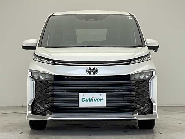 トヨタ ヴォクシー S－Z 愛知県 2023(令5)年 1.5万km ホワイトパールクリスタルシャイン 衝突軽減システム/純正ディスプレイオーディオ（ナビあり）/両側パワースライドドア/レーダークルーズコントロール/シートヒーター/フルセグ/CD/Bluetooth/バックカメラ/コーナーセンサー/純正アルミホイール/ＥＴＣ２．０/LEDヘッドライト/リアオートエアコン/オートマチックハイビーム/ステアリングスイッチ/スマートキー/プッシュスタート