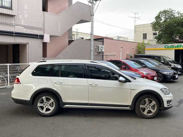 フォルクスワーゲン ゴルフ オールトラック TSI 4 モーション アップグレード PKG 道央・札幌 2016(平28)年 6.8万km パール 純正ナビ(FM/AM。BT、CD、DVD、SD)/純正ドアバイザー/ETC/オートライト/バックカメラ/積み込みタイヤ(サマータイヤ)/ドラレコ前後/横滑り防止/プッシュスタート
