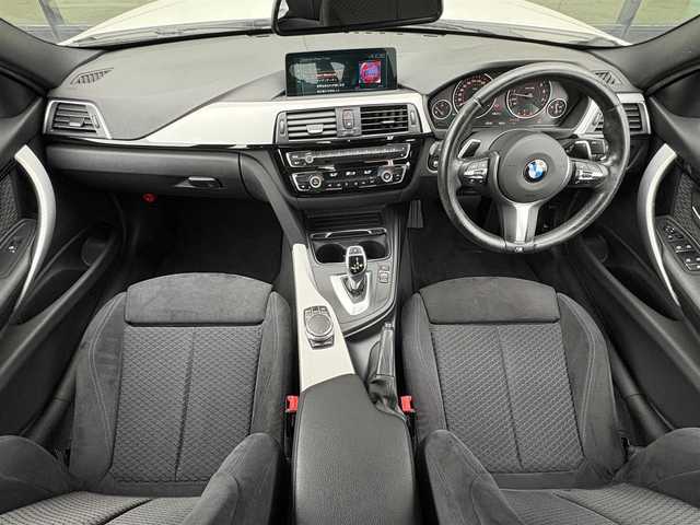 ＢＭＷ ３２０ｉ xDrive Mスポーツ 石川県 2018(平30)年 3.4万km 白 ４WD/純正メモリナビ/〈BT／AM／FM／DVD〉/バックカメラ/パワーシート〈前席〉/シートメモリー/ステアリングスイッチ/パドルシフト/パワーバックドア/クルーズコントロール/アイドリングストップ/LEDヘッドライト/オートライト/オートマチックハイビーム/ドライブレコーダー/ビルトインETC