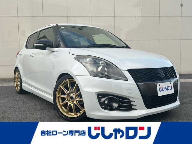 スズキ スイフト スポーツ 埼玉県 2013(平25)年 7.2万km スノーホワイトパール (株)IDOMが運営する【じしゃロン熊谷店】の自社ローン専用車両になりますこちらは現金またはオートローンご利用時の価格です。自社ローンご希望の方は別途その旨お申付け下さい/マニュアル車/禁煙車/社外オーディオ/クルーズコントロール/オートエアコン/ドライブレコーダー（前後）/ETC/オートライト/プッシュスタート/ステアリングスイッチ/フォグランプ/車高調/スマートキー/スペアキー×１