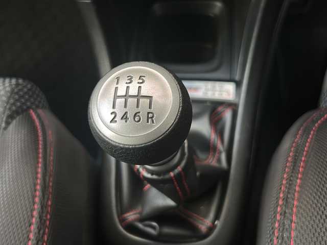 スズキ スイフト スポーツ 埼玉県 2013(平25)年 7.2万km スノーホワイトパール (株)IDOMが運営する【じしゃロン熊谷店】の自社ローン専用車両になりますこちらは現金またはオートローンご利用時の価格です。自社ローンご希望の方は別途その旨お申付け下さい/マニュアル車/禁煙車/社外オーディオ/クルーズコントロール/オートエアコン/ドライブレコーダー（前後）/ETC/オートライト/プッシュスタート/ステアリングスイッチ/フォグランプ/車高調/スマートキー/スペアキー×１