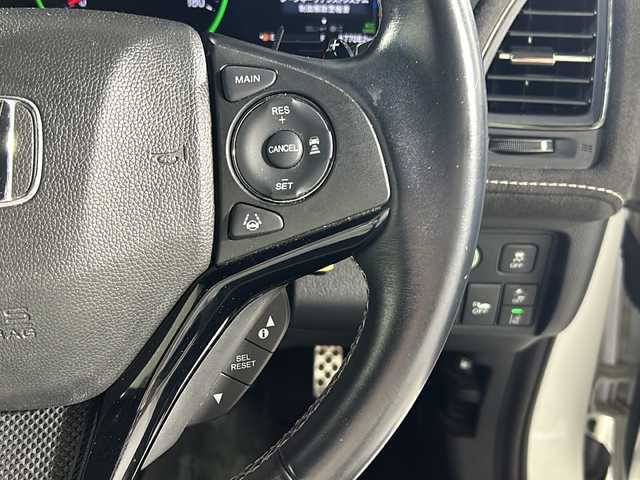 ホンダ ヴェゼル ハイブリッド RS ホンダセンシング 沖縄県 2016(平28)年 9.2万km ホワイトオーキッドパール 禁煙車/純正8インチナビ/【CD/DVD/フルセグTV/BT】/バックカメラ/ETC/ステアリングリモコン/レーダークルーズコントロール/パドルシフト/ハーフレザー/衝突被害軽減ブレーキ/レーンキープアシスト/横滑り防止装置/１８インチ純正アルミ/LEDヘッドライト/オートライト/スマートキー