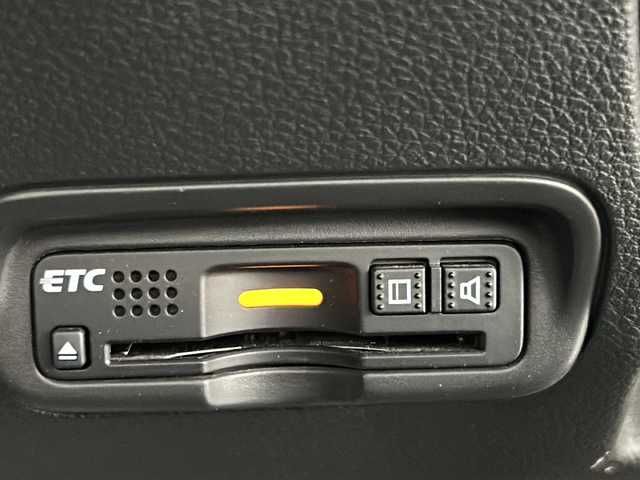 ホンダ ヴェゼル ハイブリッド RS ホンダセンシング 沖縄県 2016(平28)年 9.2万km ホワイトオーキッドパール 禁煙車/純正8インチナビ/【CD/DVD/フルセグTV/BT】/バックカメラ/ETC/ステアリングリモコン/レーダークルーズコントロール/パドルシフト/ハーフレザー/衝突被害軽減ブレーキ/レーンキープアシスト/横滑り防止装置/１８インチ純正アルミ/LEDヘッドライト/オートライト/スマートキー