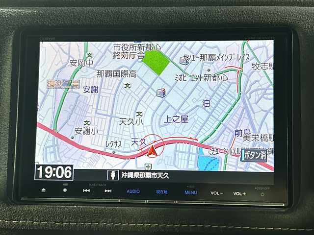 ホンダ ヴェゼル ハイブリッド RS ホンダセンシング 沖縄県 2016(平28)年 9.2万km ホワイトオーキッドパール 禁煙車/純正8インチナビ/【CD/DVD/フルセグTV/BT】/バックカメラ/ETC/ステアリングリモコン/レーダークルーズコントロール/パドルシフト/ハーフレザー/衝突被害軽減ブレーキ/レーンキープアシスト/横滑り防止装置/１８インチ純正アルミ/LEDヘッドライト/オートライト/スマートキー