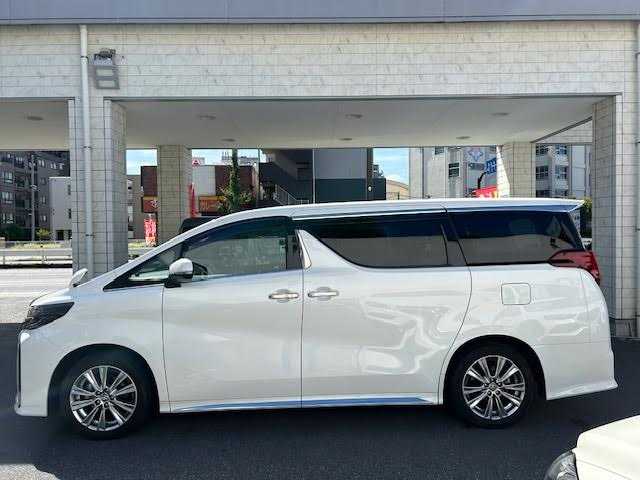 トヨタ アルファード S タイプゴールド 東京都 2020(令2)年 4.1万km ホワイトパールクリスタルシャイン ワンオーナー/セーフティセンス(予防安全パッケージ)/純正SDナビフルセグTV/Bluetooth/バックカメラ/AM・FM/パワーバックドア/両側パワースライドドア/ブラックハーフレザーシート/レーダークルーズコントロール/前後左右独立温度調整WAC/スマートキー/スペアキー×1/プッシュスタートシステム/LEDヘッドランプ/純正AW18インチ/2列目リラックスキャプテンシート/ゴールドエンブレム/保証書＆取扱説明書