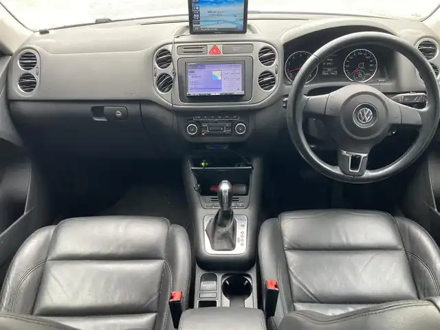 フォルクスワーゲン ティグアン ライストン 和歌山県 2011(平23)年 5.5万km 白 社外ナビ/バックカメラ/ETC/Ｄ席パワーシート/前席ヒーター/クルコン/電格ミラー