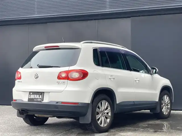 フォルクスワーゲン ティグアン ライストン 和歌山県 2011(平23)年 5.5万km 白 社外ナビ/バックカメラ/ETC/Ｄ席パワーシート/前席ヒーター/クルコン/電格ミラー