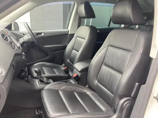 フォルクスワーゲン ティグアン ライストン 和歌山県 2011(平23)年 5.5万km 白 社外ナビ/バックカメラ/ETC/Ｄ席パワーシート/前席ヒーター/クルコン/電格ミラー