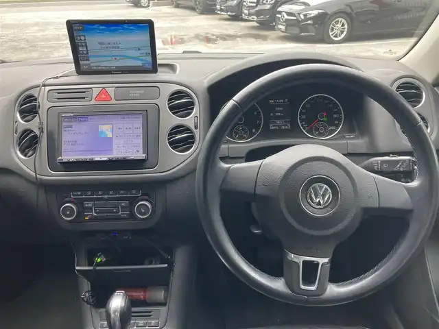 フォルクスワーゲン ティグアン ライストン 和歌山県 2011(平23)年 5.5万km 白 社外ナビ/バックカメラ/ETC/Ｄ席パワーシート/前席ヒーター/クルコン/電格ミラー