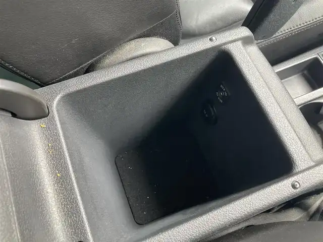 フォルクスワーゲン ティグアン ライストン 和歌山県 2011(平23)年 5.5万km 白 社外ナビ/バックカメラ/ETC/Ｄ席パワーシート/前席ヒーター/クルコン/電格ミラー