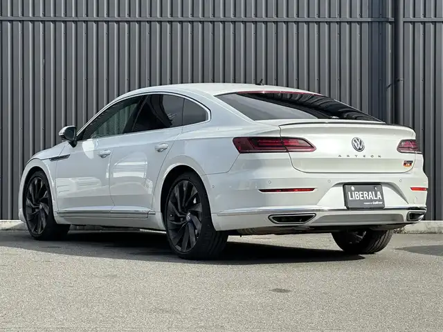 フォルクスワーゲン アルテオン TSI 4モーション Rラインアドバンス 福島県 2019(平31)年 5.6万km オリックスホワイトパールエフェクト ワンオーナー/４WD/純正ナビ(CD/DVD/BT/SD/AUX/USB)/フルセグTV/バック　360°カメラ/ETC2.0/黒ハーフレザーシート/シートヒーター/パワーシート/パワーバックドア/前後ドライブレコーダー/ステアリングスイッチ/アダプティブクルーズコントロール/純正20AW/純正フロアマット/保証書/取扱説明書/スペアキー