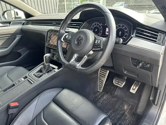 フォルクスワーゲン アルテオン TSI 4モーション Rラインアドバンス 福島県 2019(平31)年 5.6万km オリックスホワイトパールエフェクト ワンオーナー/４WD/純正ナビ(CD/DVD/BT/SD/AUX/USB)/フルセグTV/バック　360°カメラ/ETC2.0/黒ハーフレザーシート/シートヒーター/パワーシート/パワーバックドア/前後ドライブレコーダー/ステアリングスイッチ/アダプティブクルーズコントロール/純正20AW/純正フロアマット/保証書/取扱説明書/スペアキー