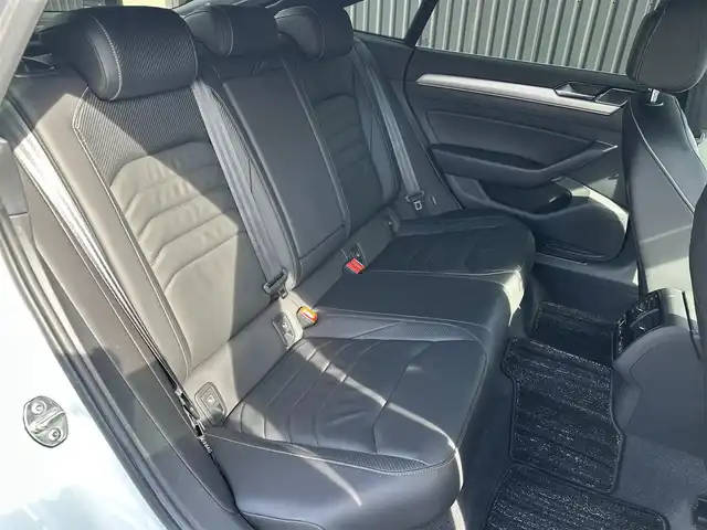 フォルクスワーゲン アルテオン TSI 4モーション Rラインアドバンス 福島県 2019(平31)年 5.6万km オリックスホワイトパールエフェクト ワンオーナー/４WD/純正ナビ(CD/DVD/BT/SD/AUX/USB)/フルセグTV/バック　360°カメラ/ETC2.0/黒ハーフレザーシート/シートヒーター/パワーシート/パワーバックドア/前後ドライブレコーダー/ステアリングスイッチ/アダプティブクルーズコントロール/純正20AW/純正フロアマット/保証書/取扱説明書/スペアキー