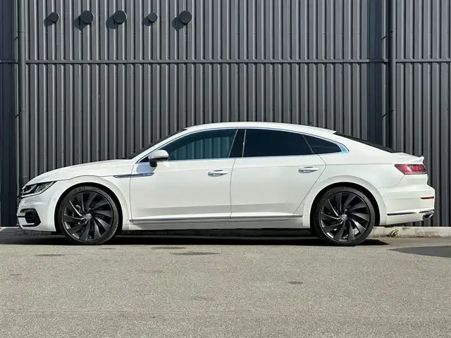 フォルクスワーゲン アルテオン TSI 4モーション Rラインアドバンス 福島県 2019(平31)年 5.6万km オリックスホワイトパールエフェクト ワンオーナー/４WD/純正ナビ(CD/DVD/BT/SD/AUX/USB)/フルセグTV/バック　360°カメラ/ETC2.0/黒ハーフレザーシート/シートヒーター/パワーシート/パワーバックドア/前後ドライブレコーダー/ステアリングスイッチ/アダプティブクルーズコントロール/純正20AW/純正フロアマット/保証書/取扱説明書/スペアキー