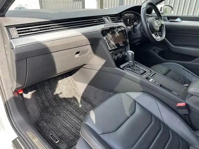 フォルクスワーゲン アルテオン TSI 4モーション Rラインアドバンス 福島県 2019(平31)年 5.6万km オリックスホワイトパールエフェクト ワンオーナー/４WD/純正ナビ(CD/DVD/BT/SD/AUX/USB)/フルセグTV/バック　360°カメラ/ETC2.0/黒ハーフレザーシート/シートヒーター/パワーシート/パワーバックドア/前後ドライブレコーダー/ステアリングスイッチ/アダプティブクルーズコントロール/純正20AW/純正フロアマット/保証書/取扱説明書/スペアキー