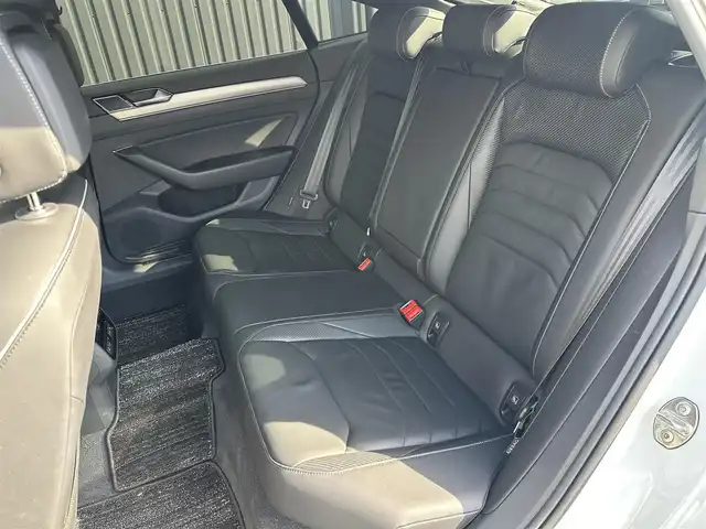 フォルクスワーゲン アルテオン TSI 4モーション Rラインアドバンス 福島県 2019(平31)年 5.6万km オリックスホワイトパールエフェクト ワンオーナー/４WD/純正ナビ(CD/DVD/BT/SD/AUX/USB)/フルセグTV/バック　360°カメラ/ETC2.0/黒ハーフレザーシート/シートヒーター/パワーシート/パワーバックドア/前後ドライブレコーダー/ステアリングスイッチ/アダプティブクルーズコントロール/純正20AW/純正フロアマット/保証書/取扱説明書/スペアキー