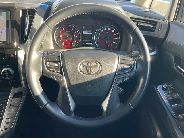 トヨタ アルファード S 愛知県 2019(平31)年 4.7万km ホワイトパールクリスタルシャイン 純正9型ナビ/フリップダウンモニター/両側パワースライドドア/レーダークルーズコントロール/バックカメラ/コーナーセンサー/純正アルミホイール/ブラインドスポットモニター/LEDヘッドライト/インテリジェントミラー/オートマチックハイビーム/ETC/衝突軽減システム/フルセグ/CD DVD/Bluetooth/ステアリングスイッチ/スマートキー/プッシュスタート