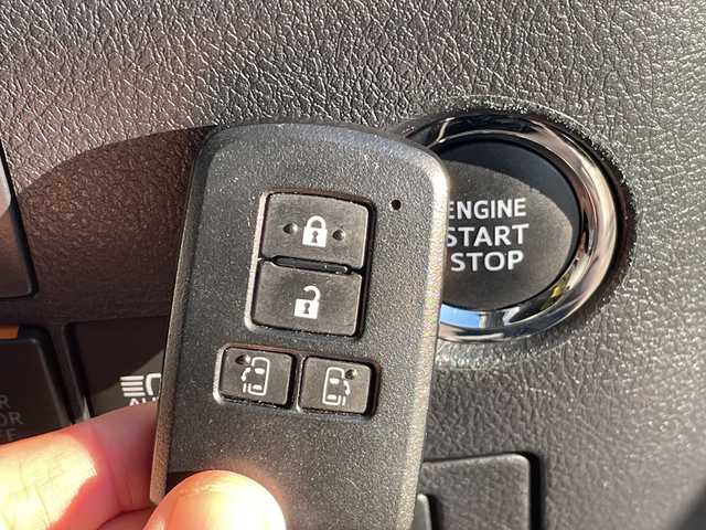 トヨタ アルファード S 愛知県 2019(平31)年 4.7万km ホワイトパールクリスタルシャイン 純正9型ナビ/フリップダウンモニター/両側パワースライドドア/レーダークルーズコントロール/バックカメラ/コーナーセンサー/純正アルミホイール/ブラインドスポットモニター/LEDヘッドライト/インテリジェントミラー/オートマチックハイビーム/ETC/衝突軽減システム/フルセグ/CD DVD/Bluetooth/ステアリングスイッチ/スマートキー/プッシュスタート