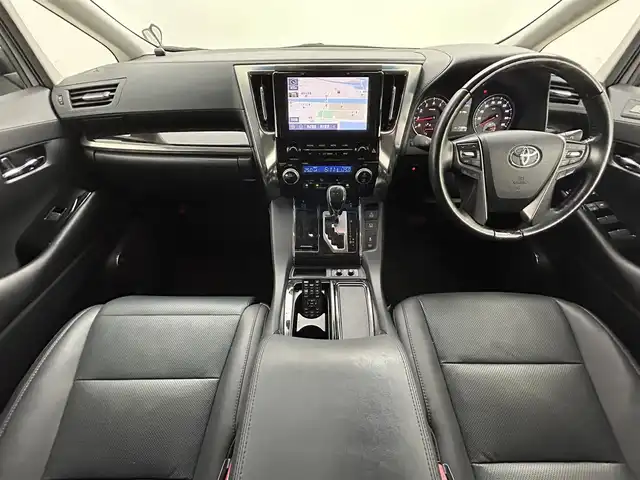 トヨタ アルファード S Cパッケージ 岡山県 2022(令4)年 3.2万km ホワイトパールクリスタルシャイン 純正9インチメモリナビ/（CD/DVD/BT/USB/AppleCarplay/AndroidAuto/フルセグ/テレビキャンセラー）/バックカメラ/純正12.1インチフリップダウンモニター(V12T-R68C)/純正ビルトインETC2.0/100V充電/プリクラッシュセーフティ/クリアランスソナー/レーントレーシングアシスト/リアクロストラフィックアラート/ロードサインアシスト/ブラインドスポットモニター/デジタルインナーミラー/前後ドライブレコーダー/両側パワースライドドア/電動格納ウィンカーミラー/ドアバイザー/ロールサンシェード/LEDヘッドライト/オートマチックハイビーム/フロントフォグランプ/純正18インチアルミホイール/革シート/運転席メモリ付きパワーシート/シートヒーター/シートベンチレーション/パワーバックドア/エンジンスターター