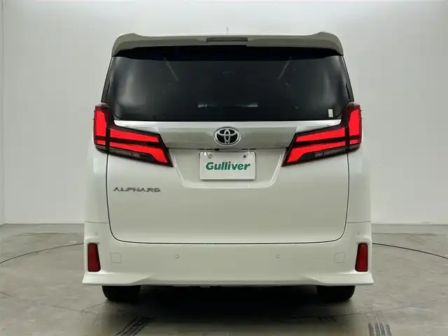 トヨタ アルファード S Cパッケージ 岡山県 2022(令4)年 3.2万km ホワイトパールクリスタルシャイン 純正9インチメモリナビ/（CD/DVD/BT/USB/AppleCarplay/AndroidAuto/フルセグ/テレビキャンセラー）/バックカメラ/純正12.1インチフリップダウンモニター(V12T-R68C)/純正ビルトインETC2.0/100V充電/プリクラッシュセーフティ/クリアランスソナー/レーントレーシングアシスト/リアクロストラフィックアラート/ロードサインアシスト/ブラインドスポットモニター/デジタルインナーミラー/前後ドライブレコーダー/両側パワースライドドア/電動格納ウィンカーミラー/ドアバイザー/ロールサンシェード/LEDヘッドライト/オートマチックハイビーム/フロントフォグランプ/純正18インチアルミホイール/革シート/運転席メモリ付きパワーシート/シートヒーター/シートベンチレーション/パワーバックドア/エンジンスターター