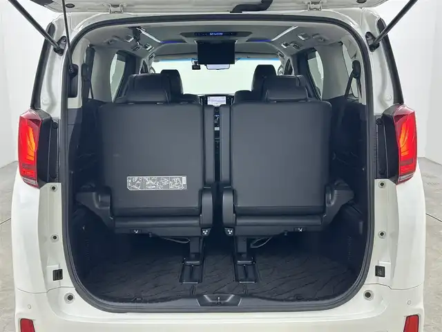 トヨタ アルファード S Cパッケージ 岡山県 2022(令4)年 3.2万km ホワイトパールクリスタルシャイン 純正9インチメモリナビ/（CD/DVD/BT/USB/AppleCarplay/AndroidAuto/フルセグ/テレビキャンセラー）/バックカメラ/純正12.1インチフリップダウンモニター(V12T-R68C)/純正ビルトインETC2.0/100V充電/プリクラッシュセーフティ/クリアランスソナー/レーントレーシングアシスト/リアクロストラフィックアラート/ロードサインアシスト/ブラインドスポットモニター/デジタルインナーミラー/前後ドライブレコーダー/両側パワースライドドア/電動格納ウィンカーミラー/ドアバイザー/ロールサンシェード/LEDヘッドライト/オートマチックハイビーム/フロントフォグランプ/純正18インチアルミホイール/革シート/運転席メモリ付きパワーシート/シートヒーター/シートベンチレーション/パワーバックドア/エンジンスターター