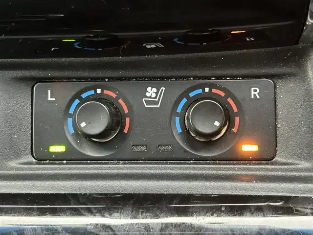 トヨタ アルファード S Cパッケージ 岡山県 2022(令4)年 3.2万km ホワイトパールクリスタルシャイン 純正9インチメモリナビ/（CD/DVD/BT/USB/AppleCarplay/AndroidAuto/フルセグ/テレビキャンセラー）/バックカメラ/純正12.1インチフリップダウンモニター(V12T-R68C)/純正ビルトインETC2.0/100V充電/プリクラッシュセーフティ/クリアランスソナー/レーントレーシングアシスト/リアクロストラフィックアラート/ロードサインアシスト/ブラインドスポットモニター/デジタルインナーミラー/前後ドライブレコーダー/両側パワースライドドア/電動格納ウィンカーミラー/ドアバイザー/ロールサンシェード/LEDヘッドライト/オートマチックハイビーム/フロントフォグランプ/純正18インチアルミホイール/革シート/運転席メモリ付きパワーシート/シートヒーター/シートベンチレーション/パワーバックドア/エンジンスターター