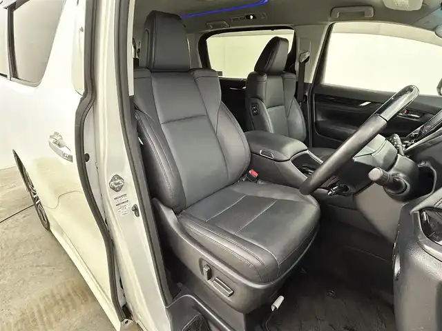 トヨタ アルファード S Cパッケージ 岡山県 2022(令4)年 3.2万km ホワイトパールクリスタルシャイン 純正9インチメモリナビ/（CD/DVD/BT/USB/AppleCarplay/AndroidAuto/フルセグ/テレビキャンセラー）/バックカメラ/純正12.1インチフリップダウンモニター(V12T-R68C)/純正ビルトインETC2.0/100V充電/プリクラッシュセーフティ/クリアランスソナー/レーントレーシングアシスト/リアクロストラフィックアラート/ロードサインアシスト/ブラインドスポットモニター/デジタルインナーミラー/前後ドライブレコーダー/両側パワースライドドア/電動格納ウィンカーミラー/ドアバイザー/ロールサンシェード/LEDヘッドライト/オートマチックハイビーム/フロントフォグランプ/純正18インチアルミホイール/革シート/運転席メモリ付きパワーシート/シートヒーター/シートベンチレーション/パワーバックドア/エンジンスターター