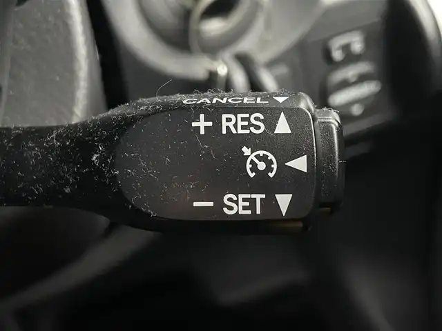 トヨタ ＦＪクルーザー カラーパッケージ 滋賀県 2016(平28)年 8.1万km ベージュ/ホワイト 社外SDナビ/・フルセグTV/FM/AM/Bluetooth/・CD/DVD/SD/USB/HDMI/バックカメラ/ETC/革巻きステアリング/サイドステップ/背面スペアタイヤ/マッドガード/クリアランスソナー/クルーズコントロール/横滑り防止装置/RRデフロック/リモコンキー/スペアキー/純正フロアマット