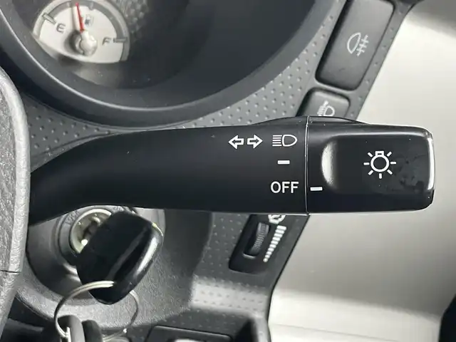 トヨタ ＦＪクルーザー カラーパッケージ 滋賀県 2016(平28)年 8.1万km ベージュ/ホワイト 社外SDナビ/・フルセグTV/FM/AM/Bluetooth/・CD/DVD/SD/USB/HDMI/バックカメラ/ETC/革巻きステアリング/サイドステップ/背面スペアタイヤ/マッドガード/クリアランスソナー/クルーズコントロール/横滑り防止装置/RRデフロック/リモコンキー/スペアキー/純正フロアマット