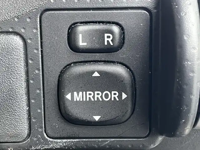 トヨタ ＦＪクルーザー カラーパッケージ 滋賀県 2016(平28)年 8.1万km ベージュ/ホワイト 社外SDナビ/・フルセグTV/FM/AM/Bluetooth/・CD/DVD/SD/USB/HDMI/バックカメラ/ETC/革巻きステアリング/サイドステップ/背面スペアタイヤ/マッドガード/クリアランスソナー/クルーズコントロール/横滑り防止装置/RRデフロック/リモコンキー/スペアキー/純正フロアマット