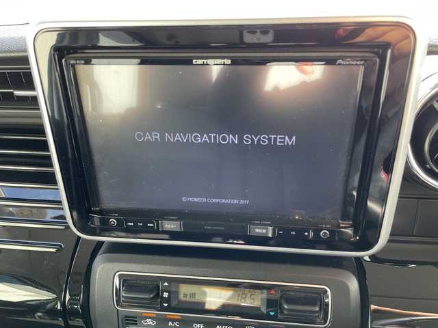 スズキ スペーシア カスタム HYBRID XS ターボ 福岡県 2018(平30)年 6.7万km ピュアホワイトパール/ブラック2トーン デュアルセンサーブレーキサポート　社外ナビ（ＡＶＩＣ－ＲＬ９０１）　バックカメラ　両側パワースライドドア　クルーズコントロール　シートヒーター　パドルシフト　フルセグＴＶ　ＣＤ／ＤＶＤ再生　ＥＴＣ