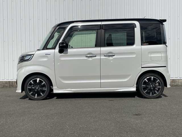 スズキ スペーシア カスタム HYBRID XS ターボ 福岡県 2018(平30)年 6.7万km ピュアホワイトパール/ブラック2トーン デュアルセンサーブレーキサポート　社外ナビ（ＡＶＩＣ－ＲＬ９０１）　バックカメラ　両側パワースライドドア　クルーズコントロール　シートヒーター　パドルシフト　フルセグＴＶ　ＣＤ／ＤＶＤ再生　ＥＴＣ