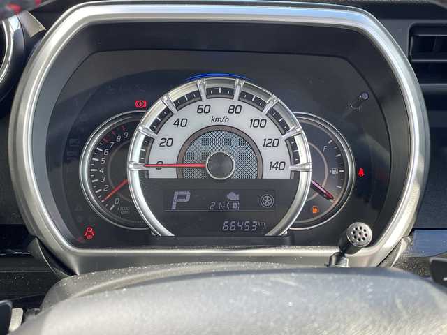 スズキ スペーシア カスタム HYBRID XS ターボ 福岡県 2018(平30)年 6.7万km ピュアホワイトパール/ブラック2トーン デュアルセンサーブレーキサポート　社外ナビ（ＡＶＩＣ－ＲＬ９０１）　バックカメラ　両側パワースライドドア　クルーズコントロール　シートヒーター　パドルシフト　フルセグＴＶ　ＣＤ／ＤＶＤ再生　ＥＴＣ