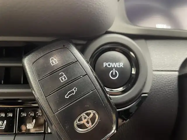 トヨタ クラウン スポーツ Z 道央・札幌 2024(令6)年 1.5万km パールⅡ ・４WD/・寒冷地仕様/・モデリスタエアロ（F/S/R）/・パノラマルーフ/・純正ナビゲーション/　BT/USB/フルセグ/Miracast/・ビルトインETC２．０/・デジタルインナーミラー/・ワイヤレス充電/・パノラミックビューモニター/・トヨタセーフティセンス/　PCS/LDA/BSM/PCS/PDA/RCTA/RCD/　PKSB/SEA/AVSP/RSA/・HUD/・レーダークルーズコントロール/・オートマチックハイビーム/・横滑り防止装置/・前後コーナーセンサー/・レーンキープアシスト/・パワーバックドア/・前席シートヒーター/ベンチレーション/・レザーシート/・オートライト/・LEDヘッドライト/・前席パワーシート（D席メモリー付）/・純正フロアマット/・スマートキー/・プッシュスタート/・保証書付き/・社外AW20インチ冬タイヤ/・純正AW夏タイヤ２１インチ積込