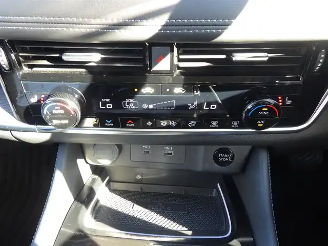 日産 エクストレイル G e－4ORCE 千葉県 2023(令5)年 2.4万km ダイヤモンドブラック エマージェンシーブレーキ/プロパイロット/インテリジェントクルーズコントロール/インテリジェントルームミラー/ヘッドアップディスプレイ/純正コネクトナビ/地デジTV/【Bluetooth接続】/アラウンドビューモニター/ドライブレコーダー（前後撮影）/前席パワーシート/シートヒーター/革巻きステアリング/ステアリングスイッチ/ETC/LEDヘッドライト/フォグライト/ウインカーミラー/コーナーセンサー/純正19インチアルミホイル/サイド/カーテンエアバッグ/インテリジェントキー