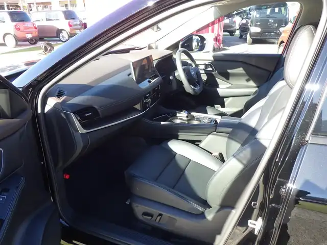 日産 エクストレイル G e－4ORCE 千葉県 2023(令5)年 2.4万km ダイヤモンドブラック エマージェンシーブレーキ/プロパイロット/インテリジェントクルーズコントロール/インテリジェントルームミラー/ヘッドアップディスプレイ/純正コネクトナビ/地デジTV/【Bluetooth接続】/アラウンドビューモニター/ドライブレコーダー（前後撮影）/前席パワーシート/シートヒーター/革巻きステアリング/ステアリングスイッチ/ETC/LEDヘッドライト/フォグライト/ウインカーミラー/コーナーセンサー/純正19インチアルミホイル/サイド/カーテンエアバッグ/インテリジェントキー