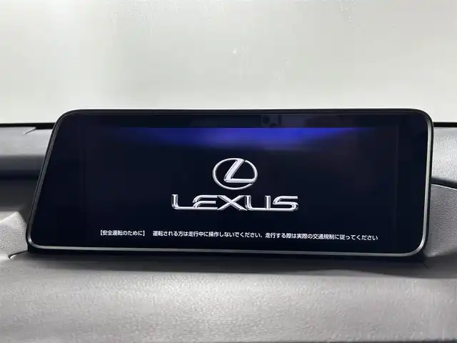 レクサス ＲＸ 450hL 佐賀県 2018(平30)年 3.6万km ソニッククォーツ ワンオーナー/純正12.3インチナビ/フルセグTV/CD/DVD/Bluetooth/全方位カメラ/サンルーフ/衝突被害軽減システム/レーダークルーズコントロール/レーンアシスト/ブラインドスポットモニター/先行車発進告知機能/ヘッドアップディスプレイ/クリアランスソナー/オートライト/オートマチックハイビーム/3眼LEDヘッドライト/LEDフォグライト/電子パーキング/ブレーキホールド/横滑り防止装置/ビルトインETC2.0/パワーバックドア/電動格納サードシート/運転席・助手席パワーシート/運転席・助手席シートヒーター/運転席・助手席エアシート/レザーシート/ステアリングヒーター/ISOFIX対応シート/純正フロアマット/純正20インチアルミホイール