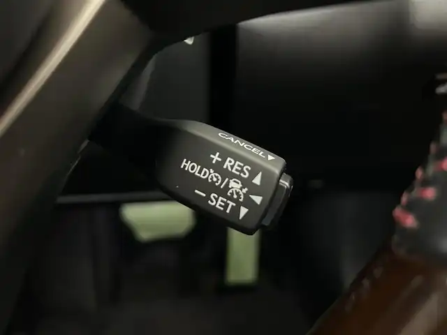 レクサス ＲＸ 450hL 佐賀県 2018(平30)年 3.6万km ソニッククォーツ ワンオーナー/純正12.3インチナビ/フルセグTV/CD/DVD/Bluetooth/全方位カメラ/サンルーフ/衝突被害軽減システム/レーダークルーズコントロール/レーンアシスト/ブラインドスポットモニター/先行車発進告知機能/ヘッドアップディスプレイ/クリアランスソナー/オートライト/オートマチックハイビーム/3眼LEDヘッドライト/LEDフォグライト/電子パーキング/ブレーキホールド/横滑り防止装置/ビルトインETC2.0/パワーバックドア/電動格納サードシート/運転席・助手席パワーシート/運転席・助手席シートヒーター/運転席・助手席エアシート/レザーシート/ステアリングヒーター/ISOFIX対応シート/純正フロアマット/純正20インチアルミホイール