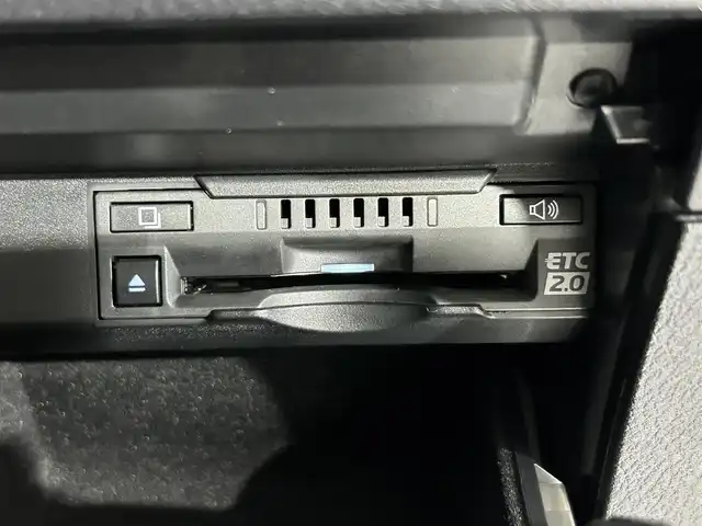 レクサス ＲＸ 450hL 佐賀県 2018(平30)年 3.6万km ソニッククォーツ ワンオーナー/純正12.3インチナビ/フルセグTV/CD/DVD/Bluetooth/全方位カメラ/サンルーフ/衝突被害軽減システム/レーダークルーズコントロール/レーンアシスト/ブラインドスポットモニター/先行車発進告知機能/ヘッドアップディスプレイ/クリアランスソナー/オートライト/オートマチックハイビーム/3眼LEDヘッドライト/LEDフォグライト/電子パーキング/ブレーキホールド/横滑り防止装置/ビルトインETC2.0/パワーバックドア/電動格納サードシート/運転席・助手席パワーシート/運転席・助手席シートヒーター/運転席・助手席エアシート/レザーシート/ステアリングヒーター/ISOFIX対応シート/純正フロアマット/純正20インチアルミホイール