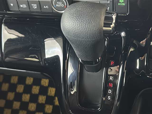 ホンダ Ｎ ＢＯＸ カスタム コーディネートスタイル 岐阜県 2023(令5)年 1.4万km グレー ワンオーナー/純正ナビ/フルセグTV/AM/FM/Bluetooth/バックカメラ/ビルトインETC/アダプティブクルーズコントロール/前後ドラレコ/両側電動スライドドア/シートヒーター(D/N)/プリクラッシュセーフティー/クリアランスソナー/衝突軽減ブレーキ/横滑り防止装置/レーンキープアシスト/路外逸脱抑制機能/Honda Total Care/スマートキー/プッシュスタート/革巻きステアリング