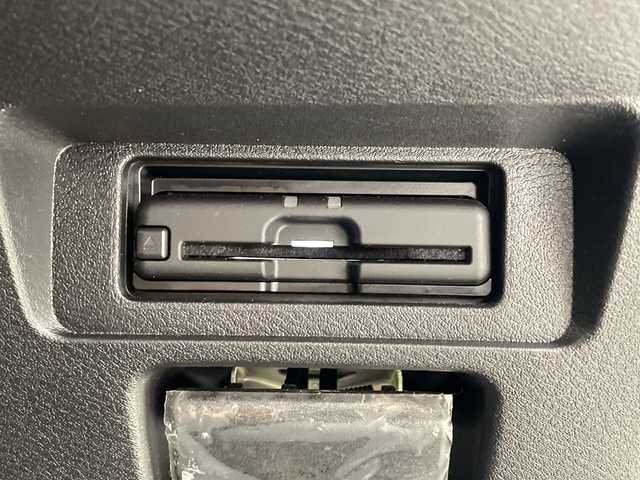 日産 ノート オーテック 三重県 2023(令5)年 2.4万km ピュアホワイトパール / スーパーブラック 2トーン /禁煙車//純正9インチメモリーナビ//エマージェンシーブレーキ//ETC2.0//衝突軽減ブレーキ//レーンキープアシスト//オートハイビーム//バックカメラ//純正前後ドライブレコーダー//ステアリングスイッチ//オーテック専用シグネイチャーLED//オーテック専用ブルー×ブラックコンビレザレットシート/　「AUTECH」刺繍（ブルーステッチ）//オーテック専用16インチAW//LED//オートライト//フォグ//サイドカーテンエアバッグ