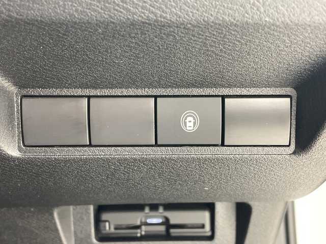 日産 ノート オーテック 三重県 2023(令5)年 2.4万km ピュアホワイトパール / スーパーブラック 2トーン /禁煙車//純正9インチメモリーナビ//エマージェンシーブレーキ//ETC2.0//衝突軽減ブレーキ//レーンキープアシスト//オートハイビーム//バックカメラ//純正前後ドライブレコーダー//ステアリングスイッチ//オーテック専用シグネイチャーLED//オーテック専用ブルー×ブラックコンビレザレットシート/　「AUTECH」刺繍（ブルーステッチ）//オーテック専用16インチAW//LED//オートライト//フォグ//サイドカーテンエアバッグ