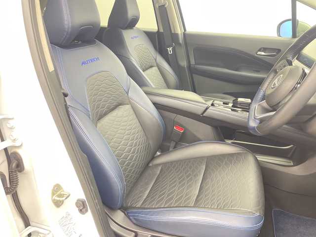 日産 ノート オーテック 三重県 2023(令5)年 2.4万km ピュアホワイトパール / スーパーブラック 2トーン /禁煙車//純正9インチメモリーナビ//エマージェンシーブレーキ//ETC2.0//衝突軽減ブレーキ//レーンキープアシスト//オートハイビーム//バックカメラ//純正前後ドライブレコーダー//ステアリングスイッチ//オーテック専用シグネイチャーLED//オーテック専用ブルー×ブラックコンビレザレットシート/　「AUTECH」刺繍（ブルーステッチ）//オーテック専用16インチAW//LED//オートライト//フォグ//サイドカーテンエアバッグ