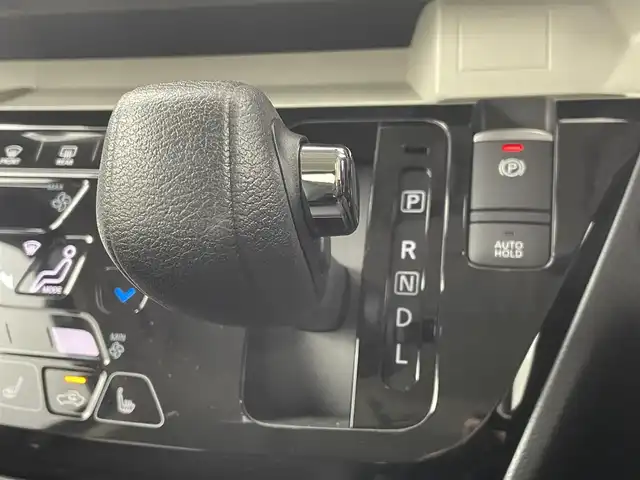 三菱 デリカミニ G プレミアム 熊本県 2023(令5)年 0.1万km アメジストブラック バンパーガード/純正ディスプレイオーディオ/・Bluetooth/USB/Apple CarPlay/Android Auto/・全方位カメラ/衝突軽減ブレーキ/車線逸脱警報/速度標識表示/道路標識表示/MI-PILOT/コーナーセンサー/インテリジェントルームミラー/両側パワースライドドア/ハーフレザーシート/・D/Nシートヒーター/ステアリングヒーター/両側パワースライドドア/ビルトインETC/オートライト/LEDヘッドライト/フォグランプ/ヘッドライトレベライザー/電子パーキング/純正フロアマット/スマートキー/プッシュスタート